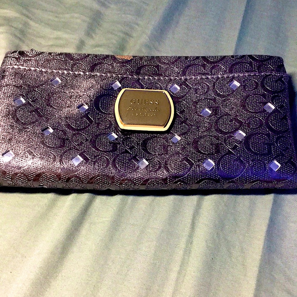 guess wallet